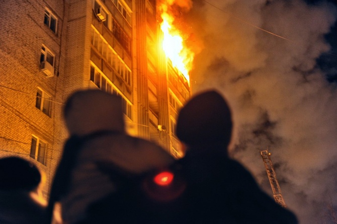 Пожар на Ярославской улице: 10 человек эвакуировано